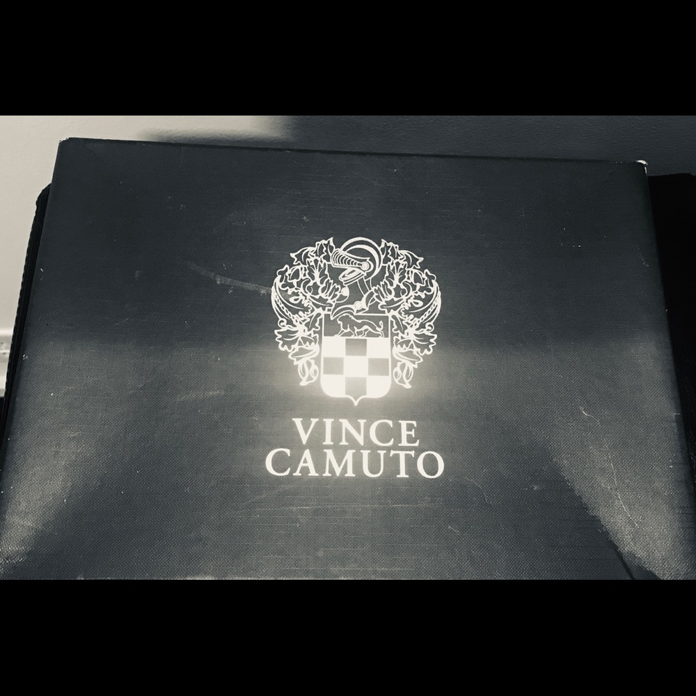 Vince Camuto !!Brand New🎈